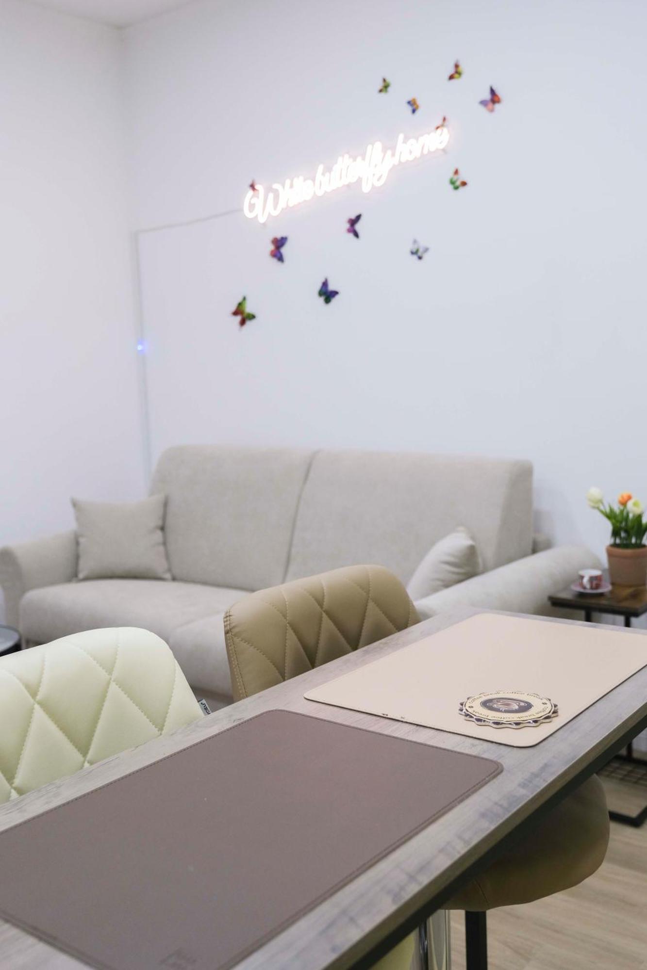 White Butterfly Home نابولي المظهر الخارجي الصورة